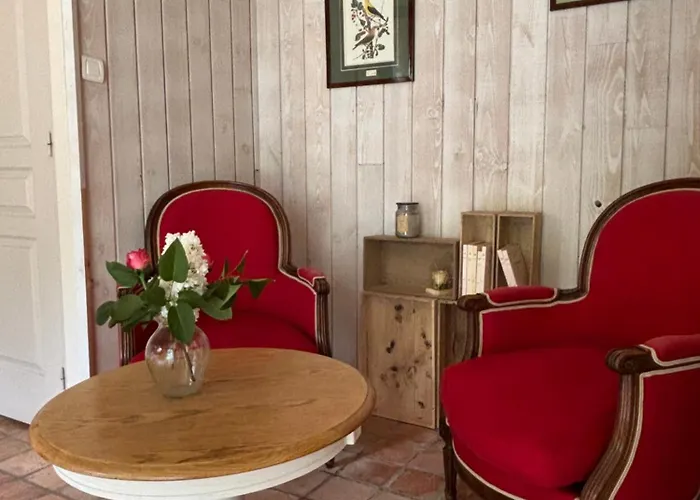 La Reboursiere לינה וארוחת בוקר 3*