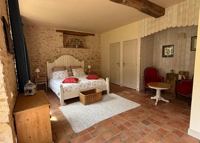 La Reboursiere לינה וארוחת בוקר Notre-Dame-du-Pe